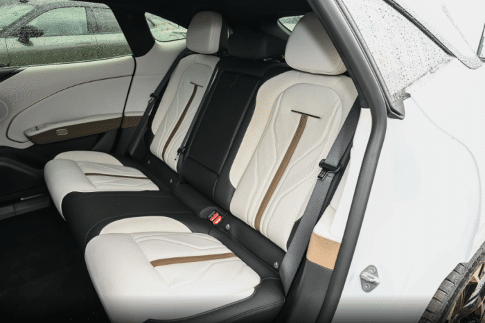 体验极氪007GT：2.95s破百+800V快充，双电机爆646马力，续航825公里