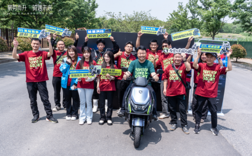 聚势而升 骑遇未来！2025黑骑士外卖电动车春季新品发布会巅峰闪耀，高能收官！
