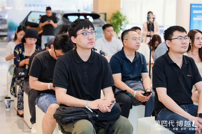 第四代博越L一款“好看、好开、好智能”的“新三好SUV!