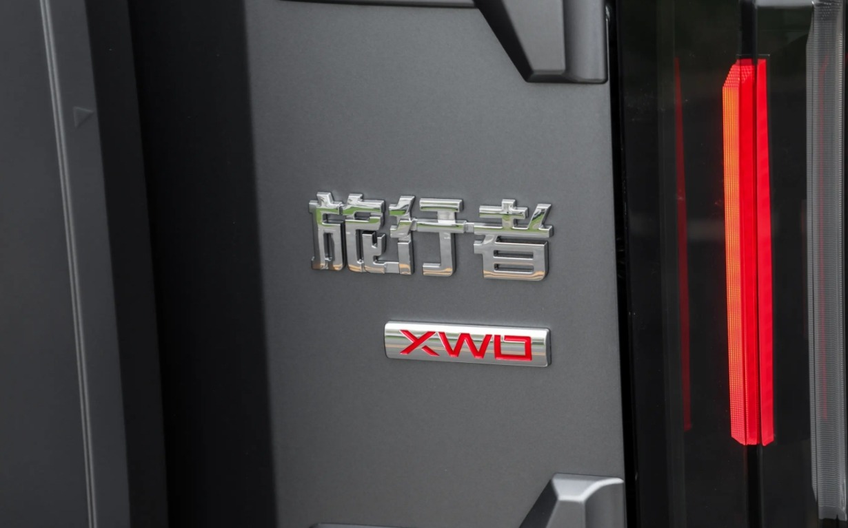 捷途旅行者加长版，借鉴卫士130，第三排进出不便