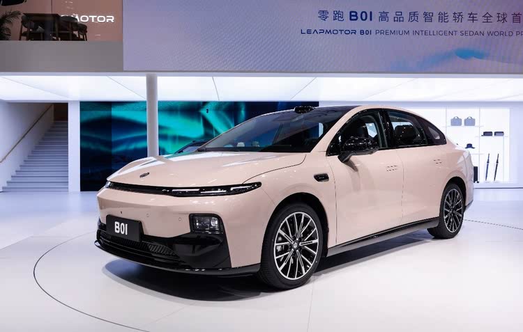 650km续航+激光雷达 零跑B01定义年轻人的高品质智能轿车新标杆