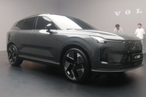SMA超级混动架构与全新XC70亮相，沃尔沃抢滩新能源赛道