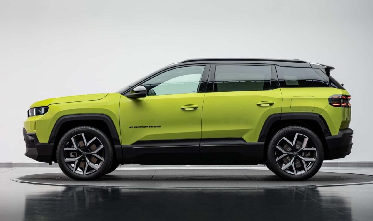 全新一代Jeep指南者，1.2T三缸轻混、插混、纯电三种版本