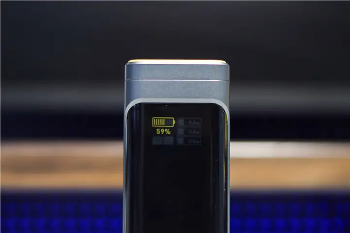 399，240W光速闪充！Aohi奥海能量舱，让我的设备瞬间满电复活