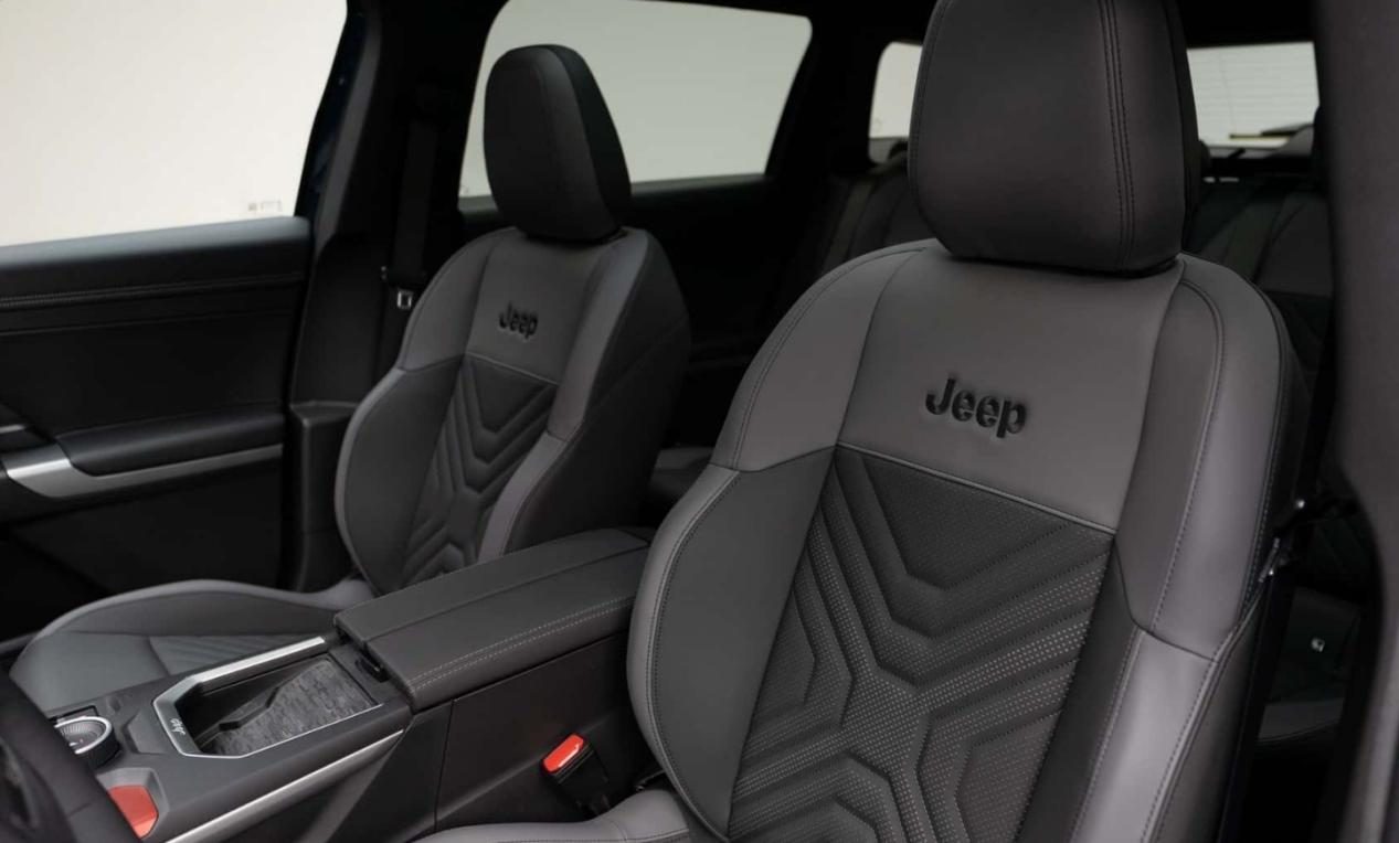 全新一代Jeep指南者，1.2T三缸轻混、插混、纯电三种版本