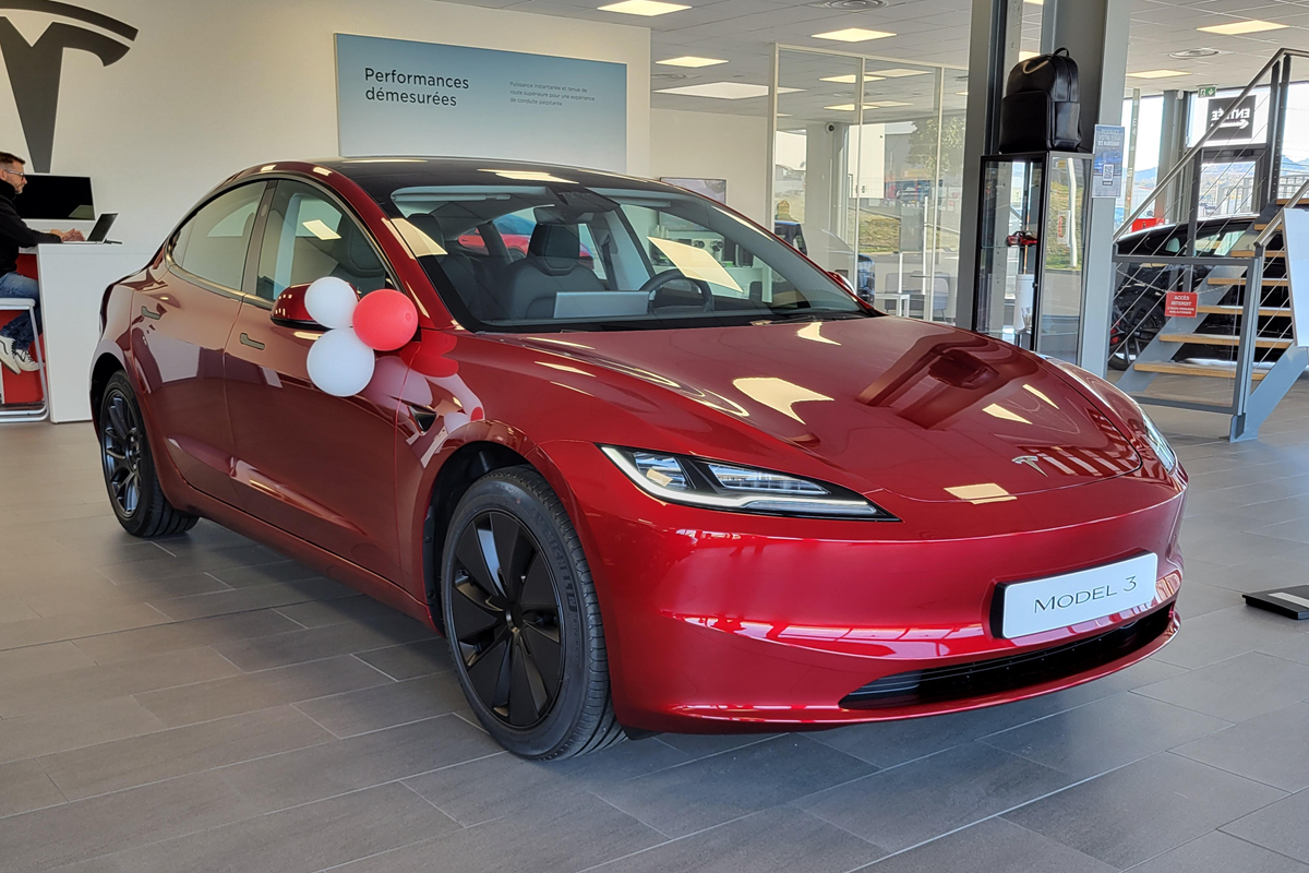 零跑B01、小鹏M03、特斯拉Model 3三选一，女性用户该如何避坑？