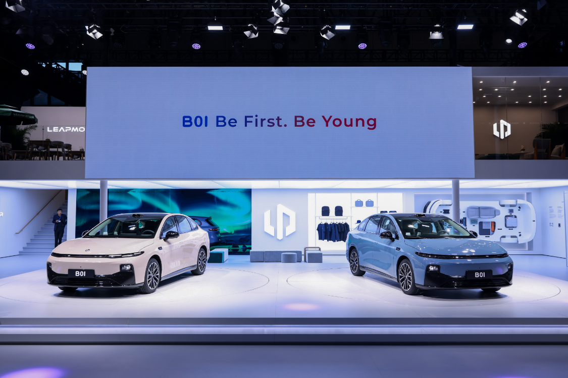 零跑B01、小鹏M03、特斯拉Model 3三选一，女性用户该如何避坑？