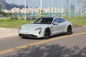 试驾保时捷改款Taycan，还有啥是小米办不到的呢？