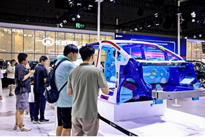 魏牌全新高山蓝山车展登场，百变空间与焕新配色亮眼