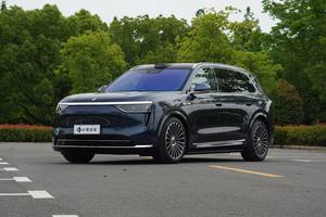 问界 M8 登顶大型 SUV 周销量榜，爆款密码是什么？