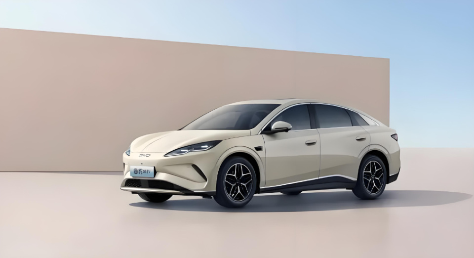 没什么好说的，比亚迪海豹06EV，才是年轻人当首选的纯电轿车