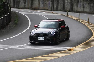 有这玩意儿？难怪电动MINI一个月卖不了几台