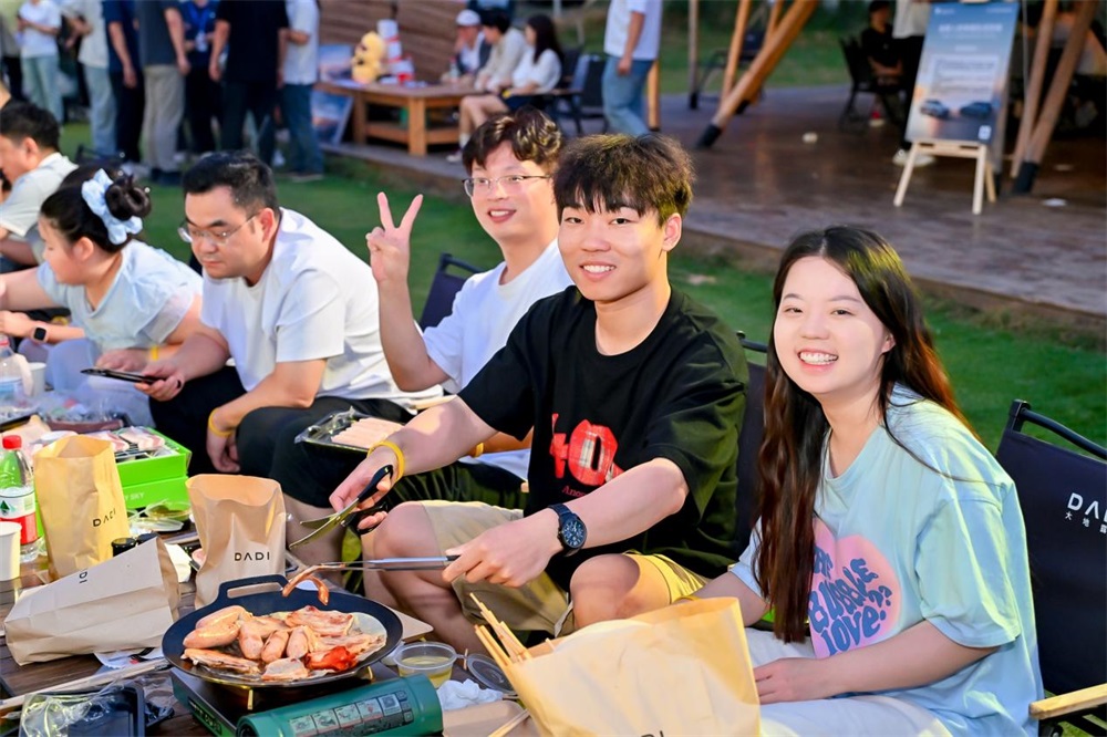 科技重构家庭生态！深蓝S09智趣乐驾体验日郑州站，定义移动幸福空间