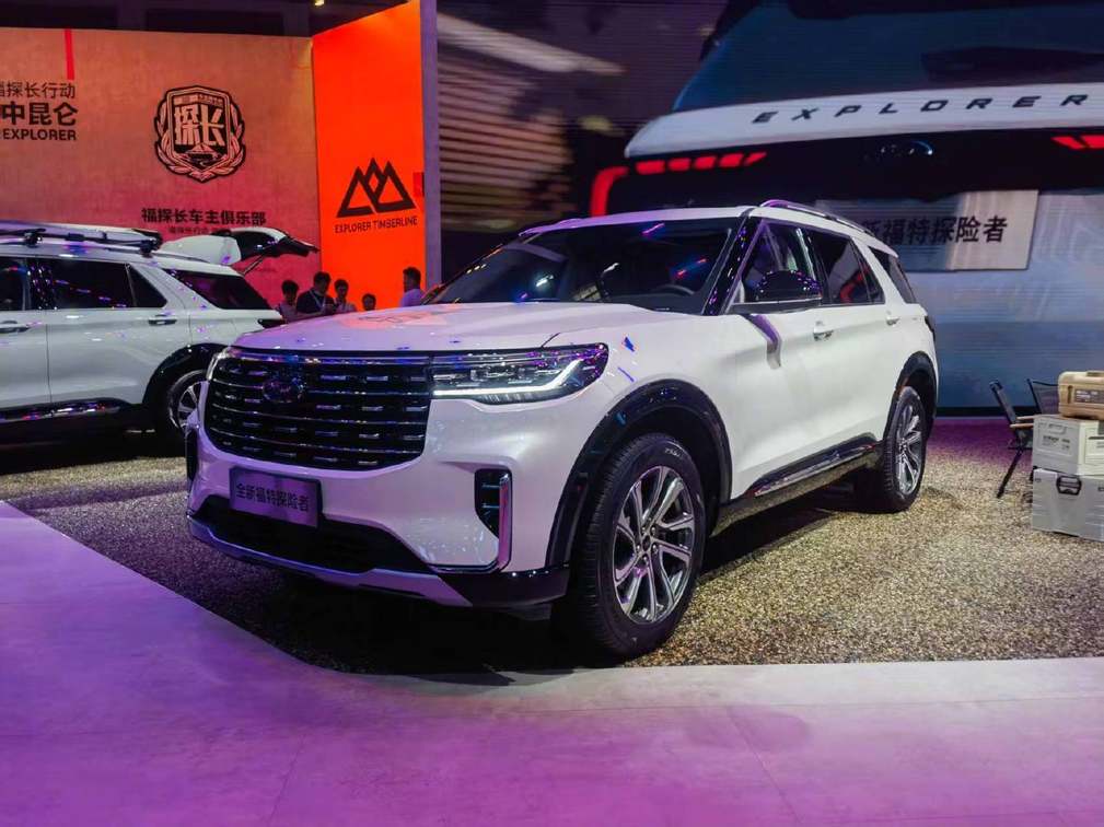 30万元预算选一台适合全家出行的SUV，买燃油车还是新能源车？