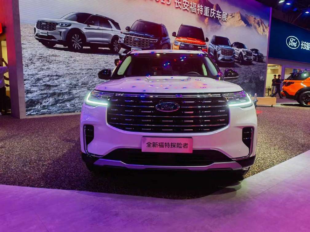30万元预算选一台适合全家出行的SUV，买燃油车还是新能源车？