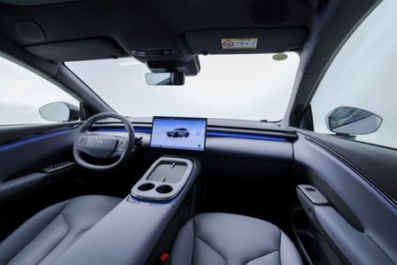 全球首款L3级算力AI汽车 小鹏G7正式亮相，预售价23.58万