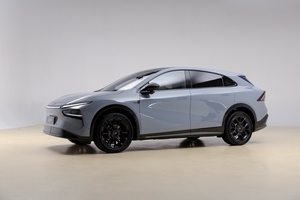 全球首款L3级算力AI汽车！小鹏G7首次亮相，预售价23.58万