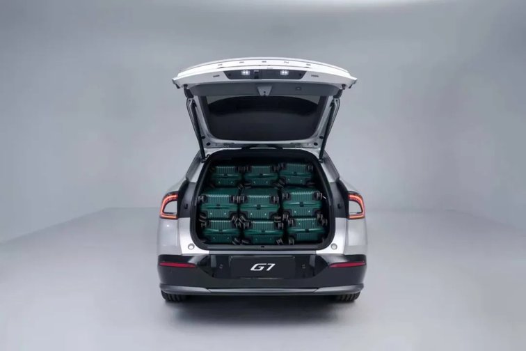 全球首款L3级算力AI汽车！小鹏G7正式亮相，预售价23.58万