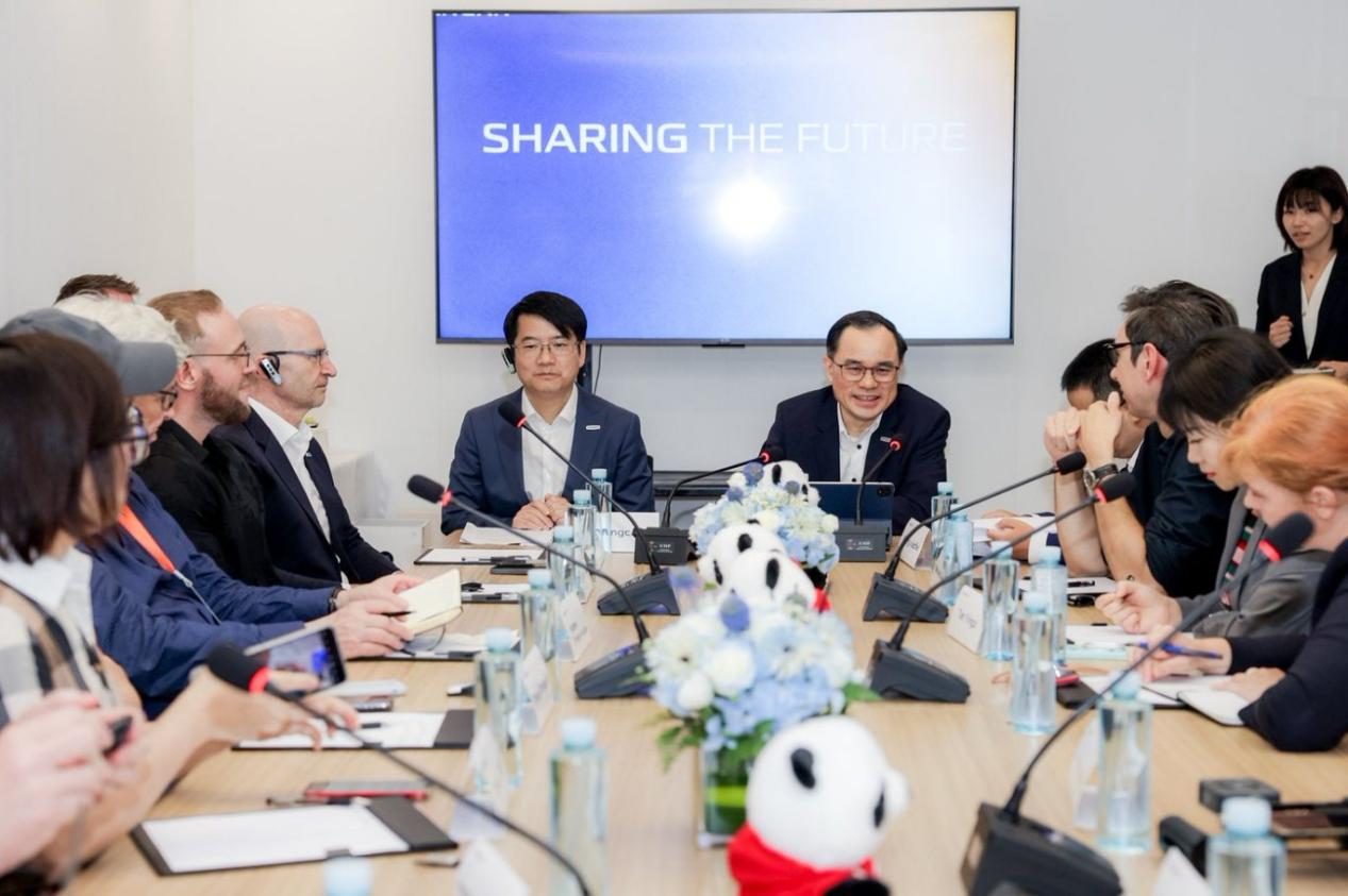 智慧全球 共赢未来 长安汽车2025重庆车展再启新程