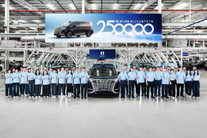 25万台！腾势D9登顶全球新能源MPV销冠：中国高端MPV如何从跟跑到领跑？