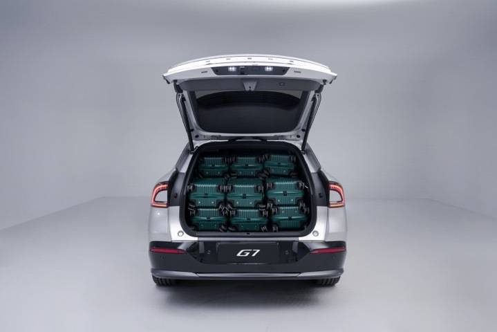 全球首款L3级算力AI汽车！小鹏G7正式亮相，预售价23.58万