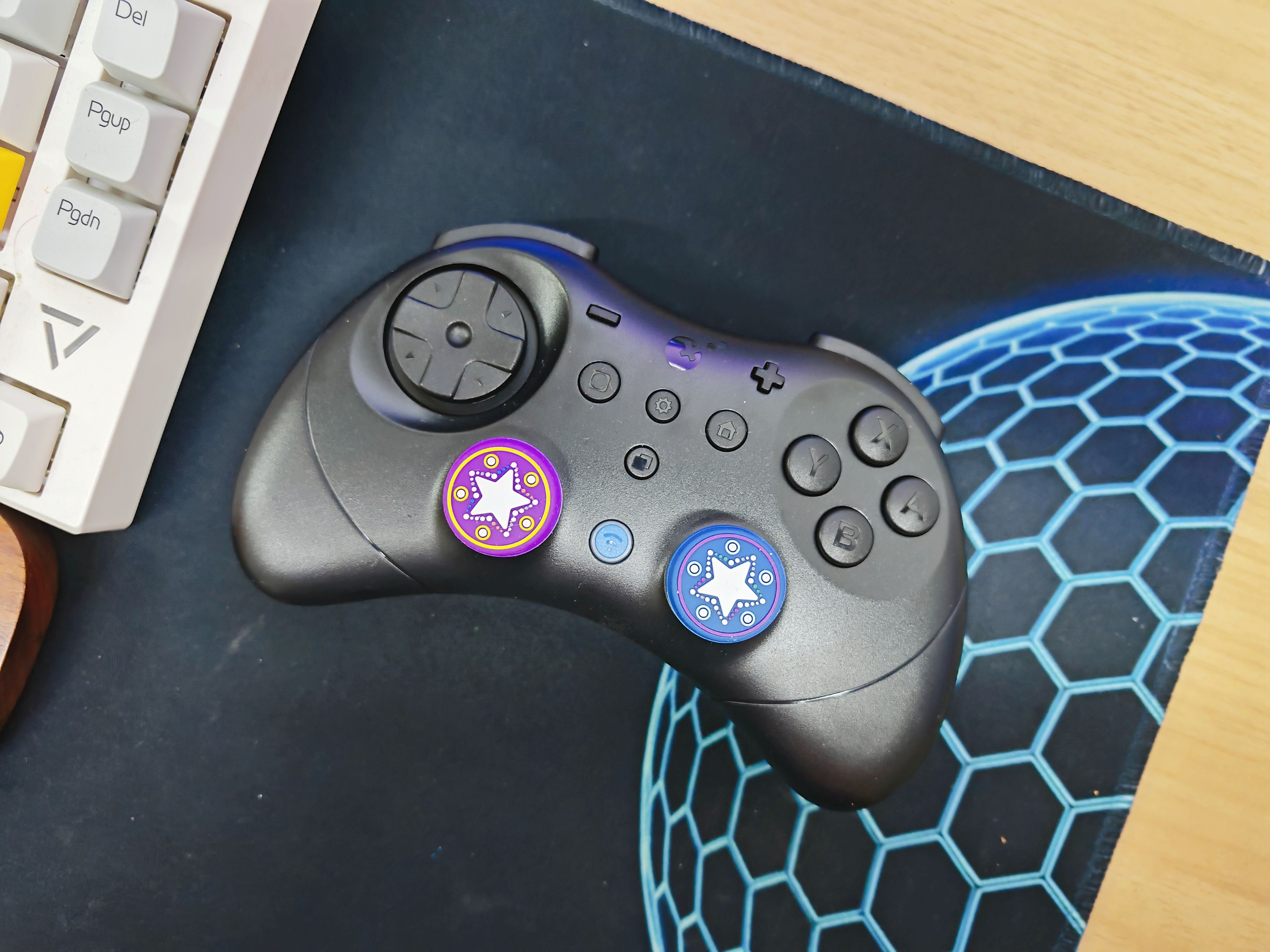 Switch、PC全适配，谷粒精灵2 Pro手柄震动有点猛