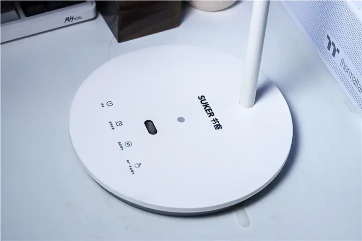 熬夜看书党的救星！这盏台灯让我彻底告别眼疲劳