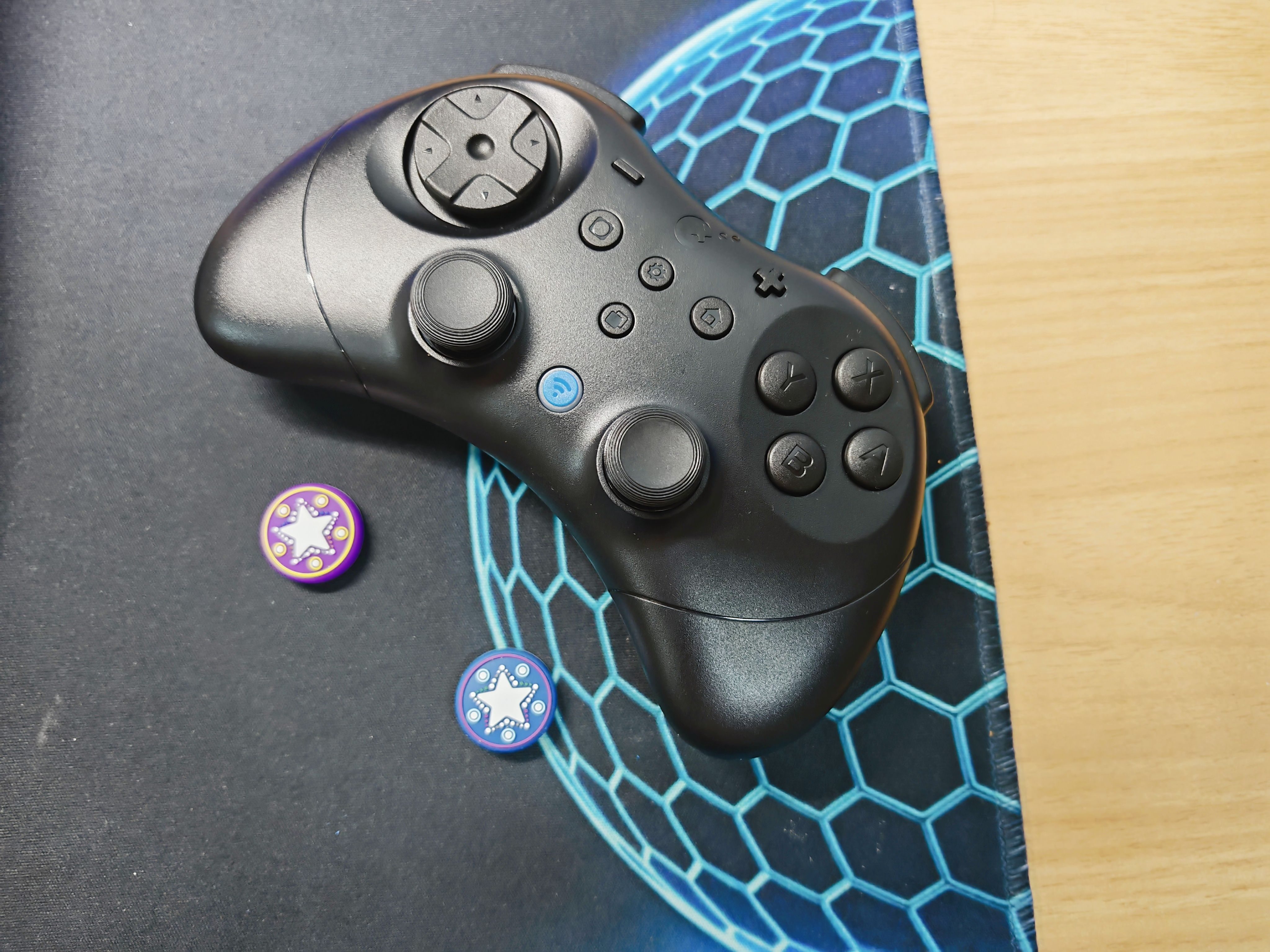 Switch、PC全适配，谷粒精灵2 Pro手柄震动有点猛