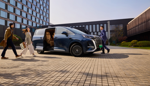 25 万台量产车见证生态进化：腾势 D9 如何构建豪华 MPV 智能价值网络