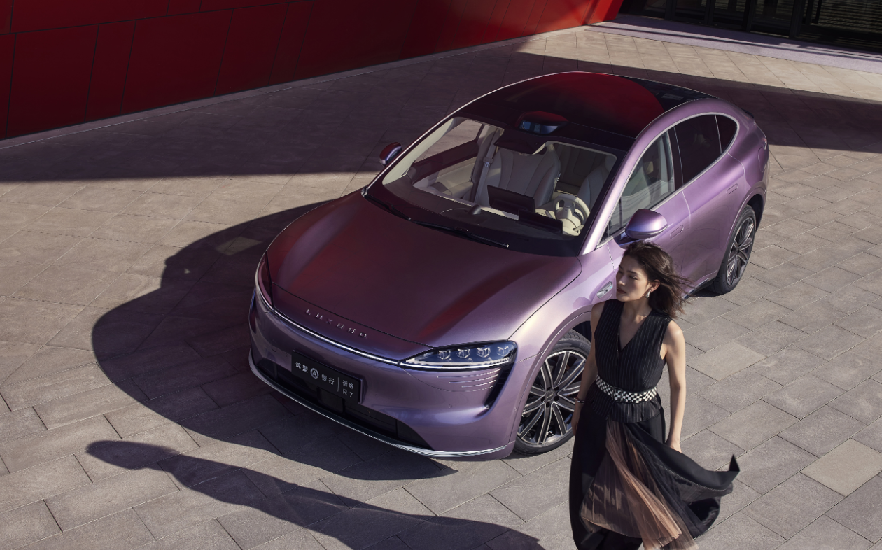 纯视觉与激光雷达路线之争：智界R7比拼Model Y，智驾辅助好用才敢用