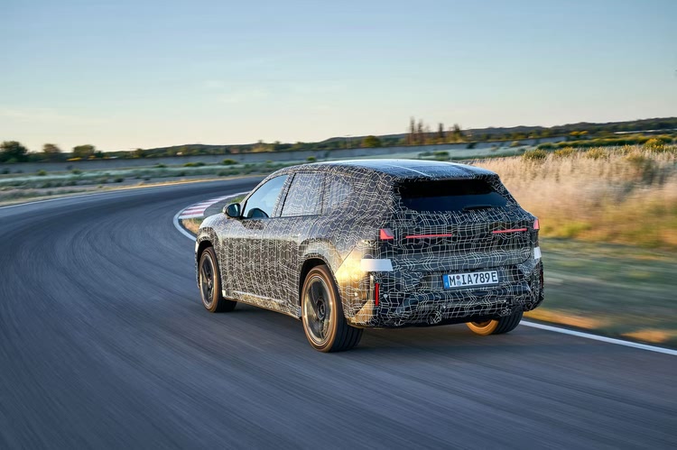 宝马新世代BMW iX3试装车动态体验来袭，纯电驾驶乐趣的终极进化