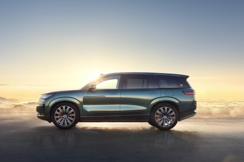 当 70% 用户锁定顶配，腾势 N9 如何打破大型 SUV 市场旧秩序？