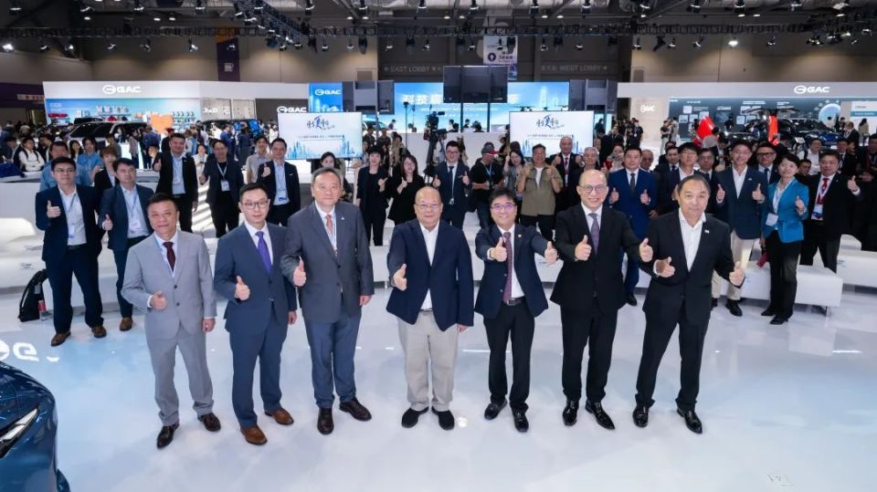 上汽通用五菱电智汽车闪耀2025香港车博会