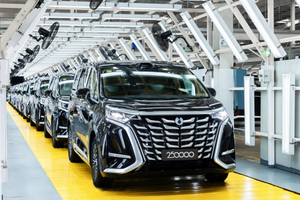 腾势 D9 的 25 万次选择：当新能源 MPV 成为时代生活的多面体
