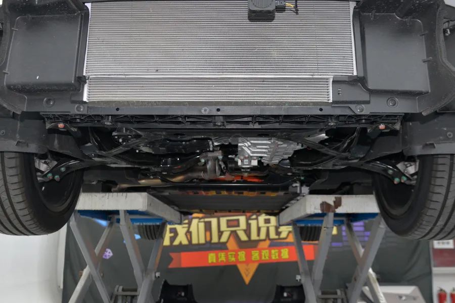比亚迪汉DM-i拆车：谁说是“筷子”，人家是正经八百的五连杆！