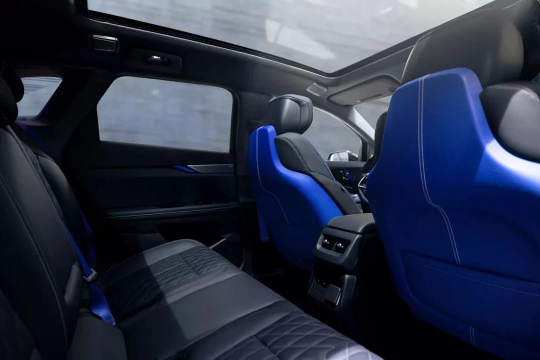 【E汽车】凯迪拉克正式揭晓Optiq-V车型官方图片