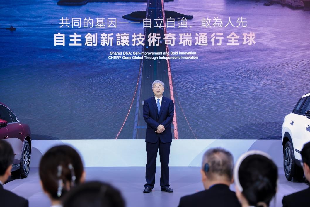 港星古天乐点赞！瑞享生活香港车展绽放生态魅力！
