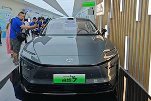 不卖硬件卖生态，造车4年后，小米开始收割汽车圈？