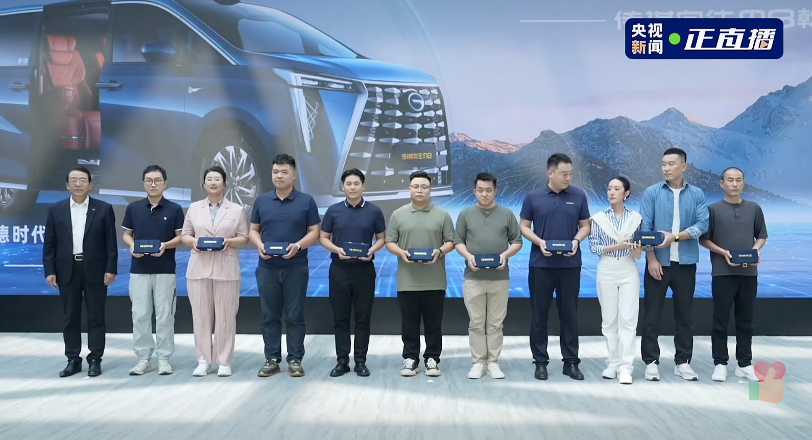 向往M8乾崑首批车主交付时刻，MPV可以乾崑到什么程度？