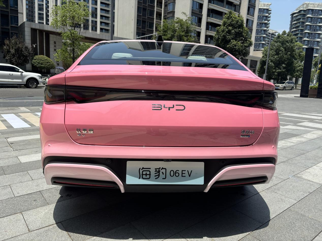 停车比老司机还稳！试驾海豹06EV：12万真能买到这些？