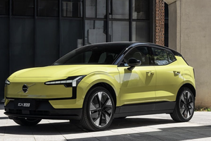 20多万轿车推荐：Model 3对比沃尔沃EX30，谁更适合年轻职场女性？