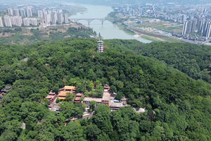 试驾凯翼拾月Mate宜宾街巷穿梭记，五门精灵畅游三江之美