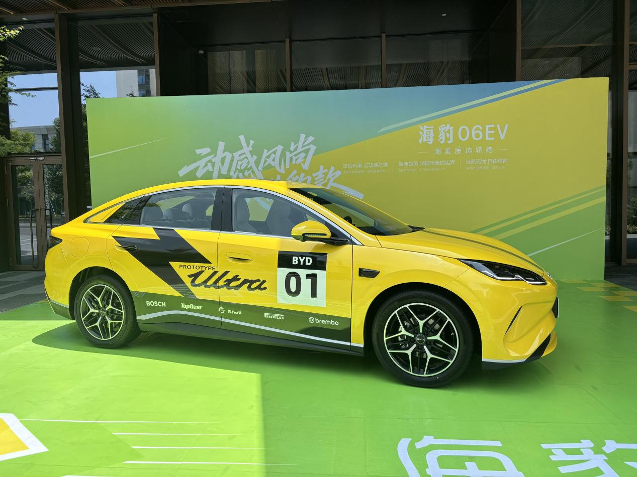停车比老司机还稳！试驾海豹06EV：12万真能买到这些？
