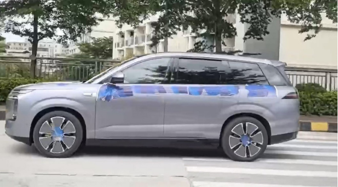 【E汽车】腾势N8L路试谍照曝光