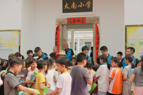 汽车之家爱心车队公益行 助力学生体能素养与创造力双提升