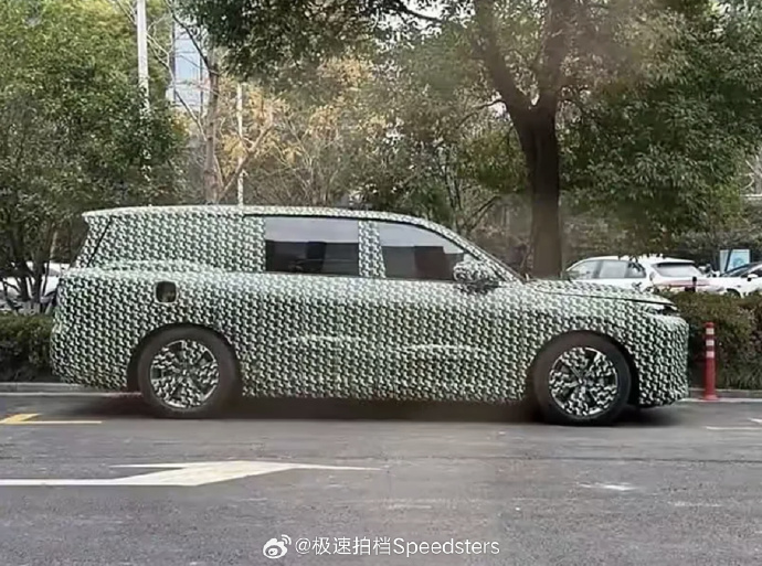 零跑还有王炸？D系列全尺寸SUV要来了