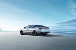 混动比燃油便宜!银河L6EM-i6.98万起,7.4秒破百+46.5%热效率真香