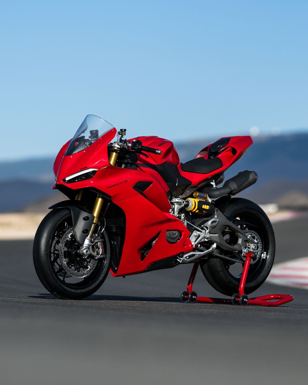杜卡迪全新Panigale V2耀目登场 Panigale家族双星聚首共续荣耀