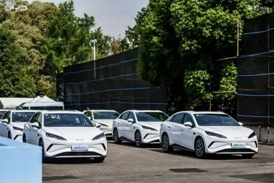 家用轿跑新选择，比亚迪海豹 06EV 首试，操控灵动，智能随行