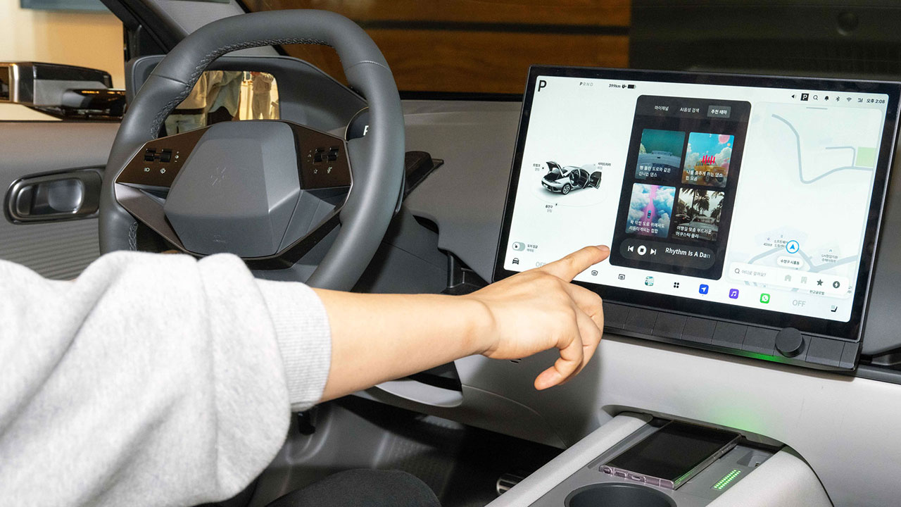 苹果发布全新 CarPlay，能主导车载信息娱乐屏幕吗？